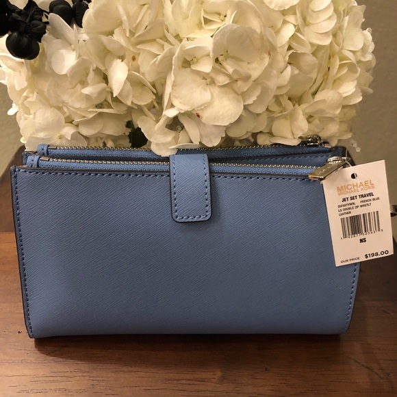 Michael Kors Jet Set Travel - Picture 3 of 3